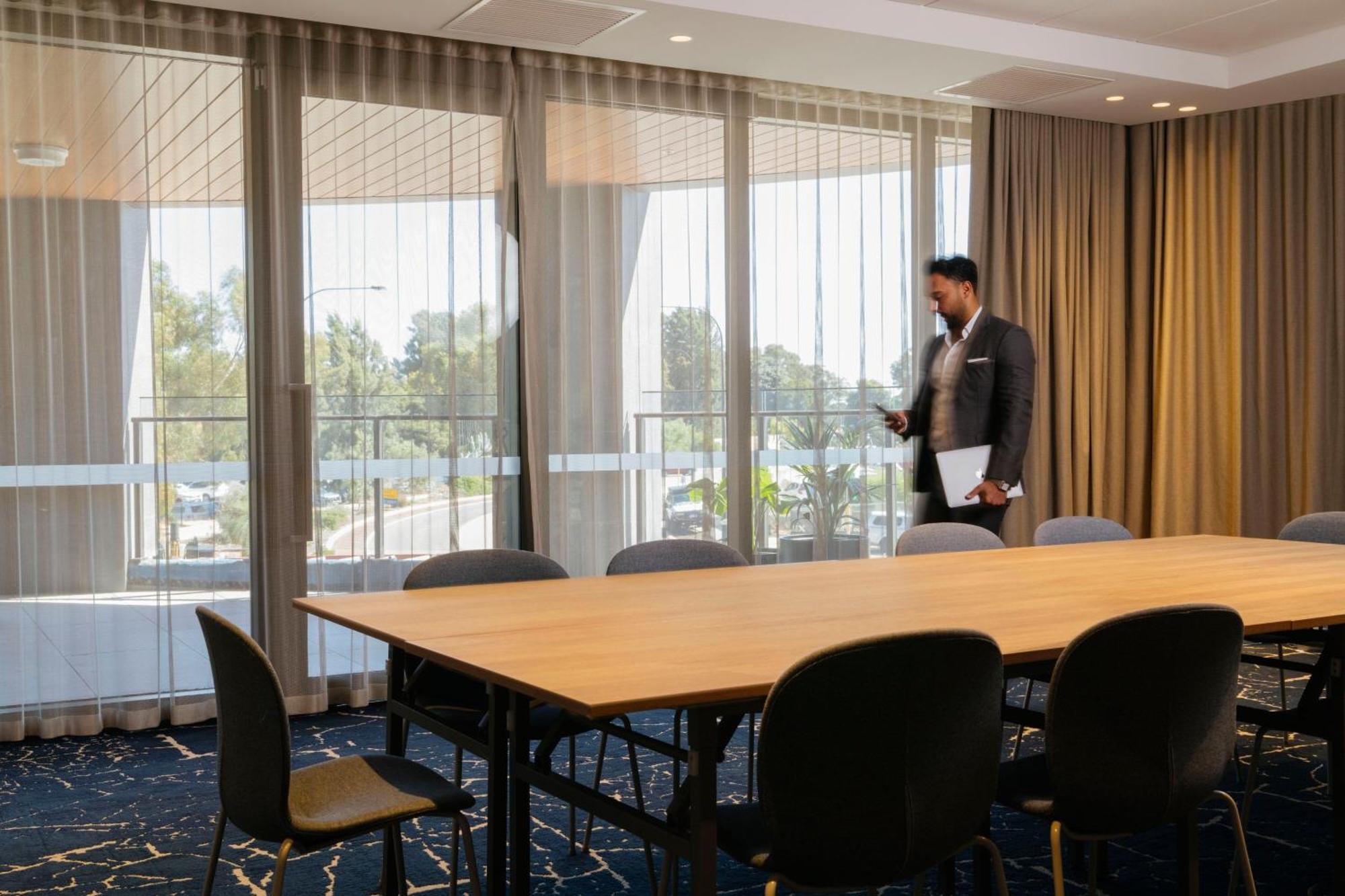 Courtyard By Marriott Perth Murdoch Fremantle Exterior photo