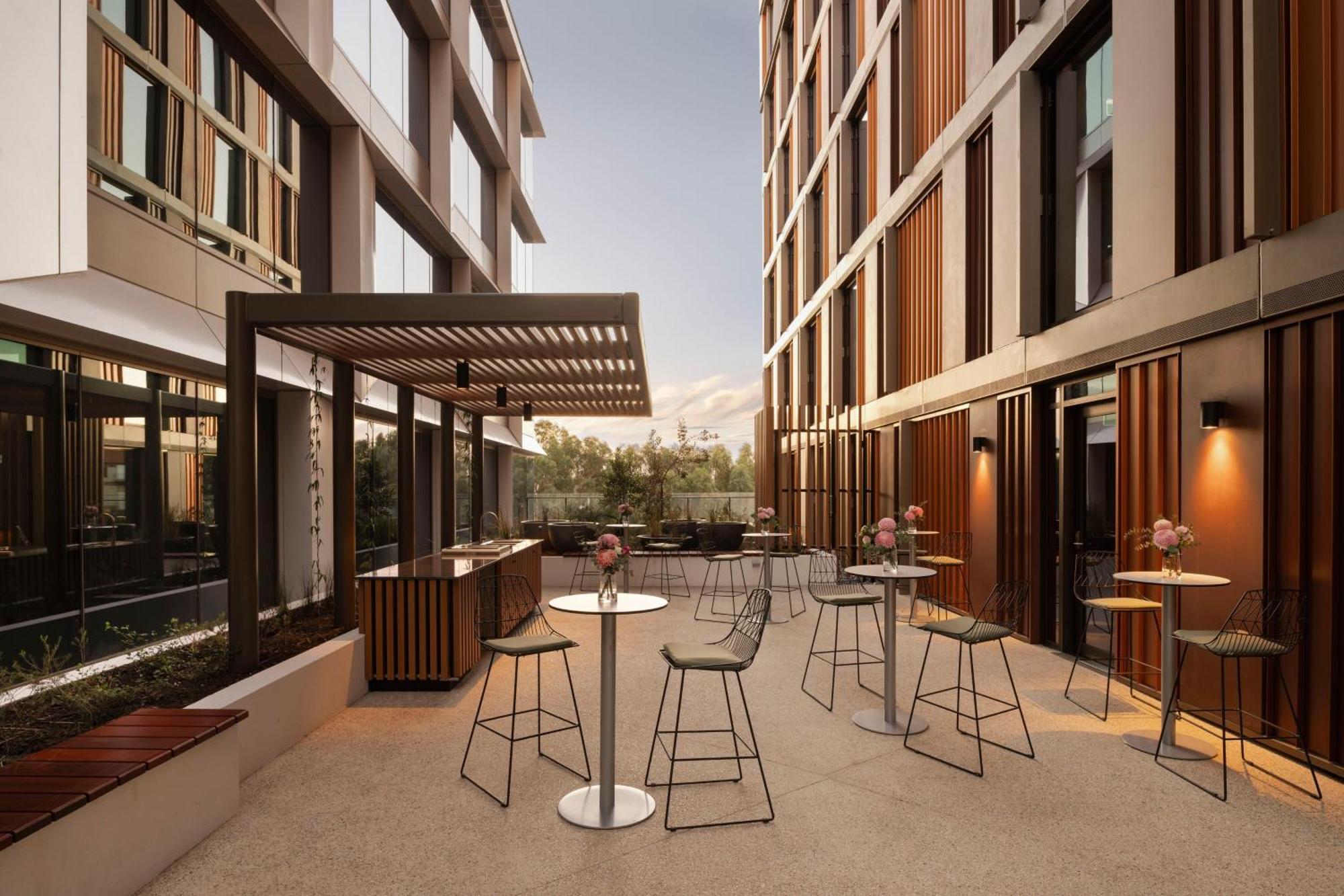 Courtyard By Marriott Perth Murdoch Fremantle Exterior photo